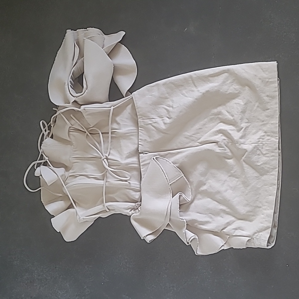 ASOS EDITION SCULPTURAL RUFFLE BACKLESS DRESS - Picture 6 of 8